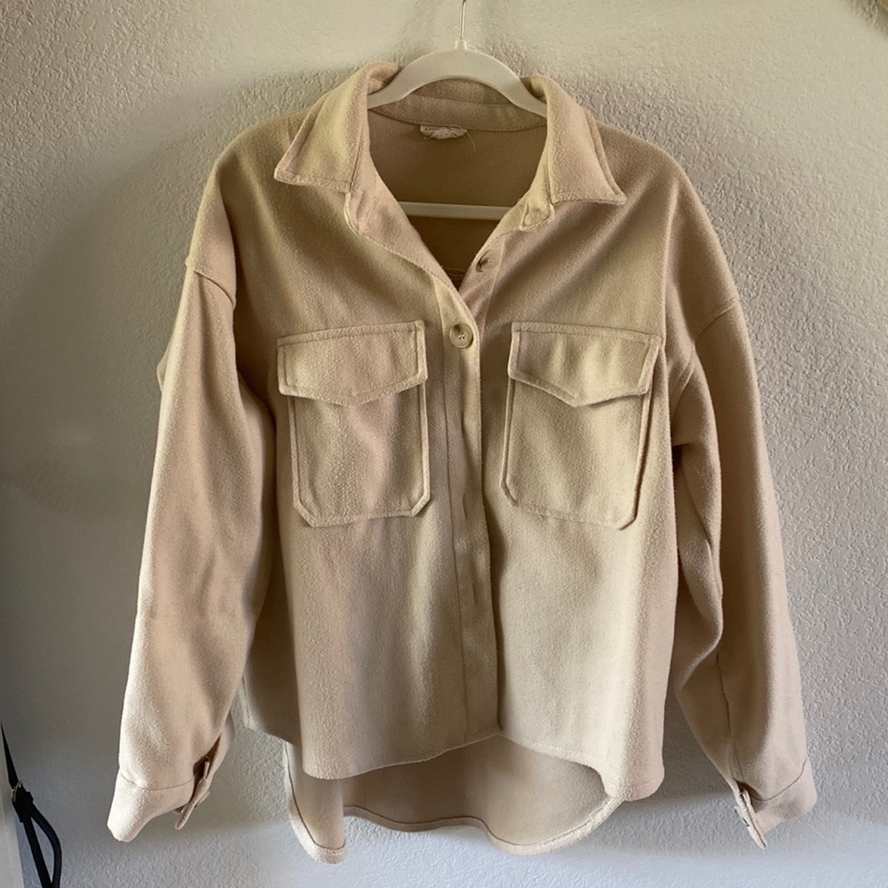 Tan Shacket with pockets - Picture 3 of 5